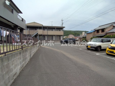 【駐車場】 | キャッスルカタバミ | 駐車場に車を止められます