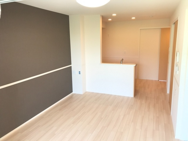 ピュアヒルズの居間・リビング