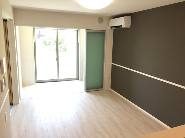 ピュアヒルズの居間・リビング