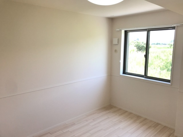 ピュアヒルズの洋室