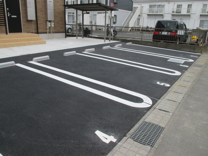 ヴィラ　Ⅲ番館 のその他共用部分|駐車場