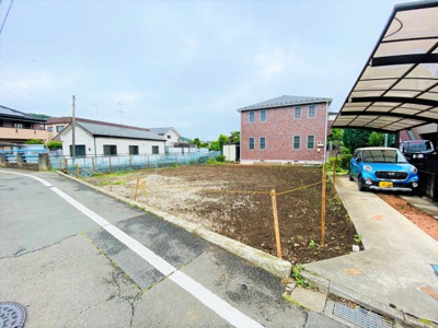 【外観】 | 東大和芋窪　全1棟 | 40坪超えの広々とした土地で駐車も車種によりますが並列2台可能です。
2021年9月下旬完成予定です！！