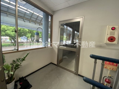 【玄関】 | 諏訪栄町2階事務所M