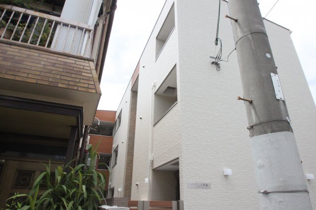 ノイヴェル布施の外観