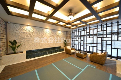 【エントランス】 | スプランディッド安土町 | 落ち着いたエントランスです