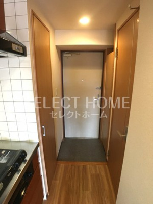 【玄関】 | リバーストーンⅡ | 収納もある玄関です