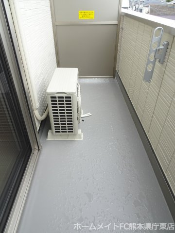 熊本市東区長嶺東６丁目のアパートのバルコニー