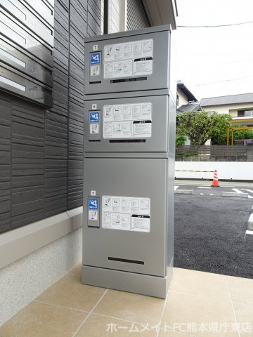 熊本市東区長嶺東６丁目のアパートのエントランス