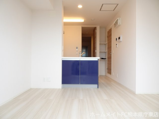 熊本市東区長嶺東６丁目のアパートの居間・リビング