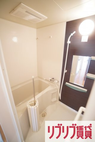 リブリ・パーシモンの浴室