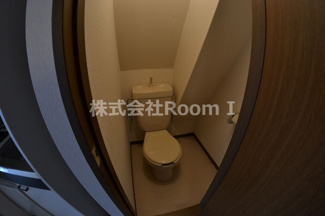【トイレ】 | ラピス天満橋 | 落ち着いた色調のトイレです