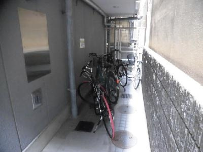 クレーデル四条の駐車場|駐輪スペース