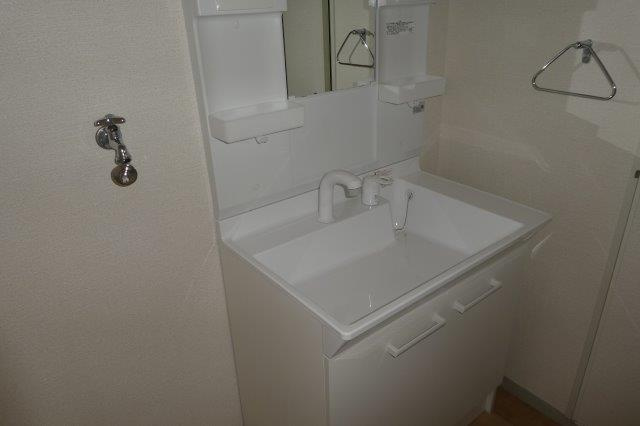 プレジール難波Aの独立洗面台|シャンプードレッサー