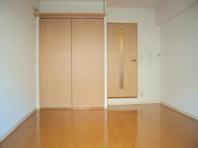 ハウスセゾン四条通の子供部屋|洋室