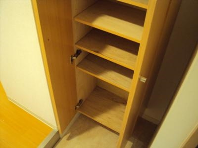 ハウスセゾン四条通の収納|下駄箱