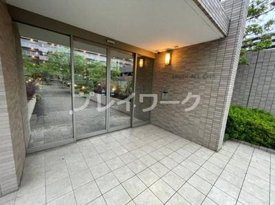 【エントランス】 | サウスオールシティフロントウィング | 清潔なエントランスです