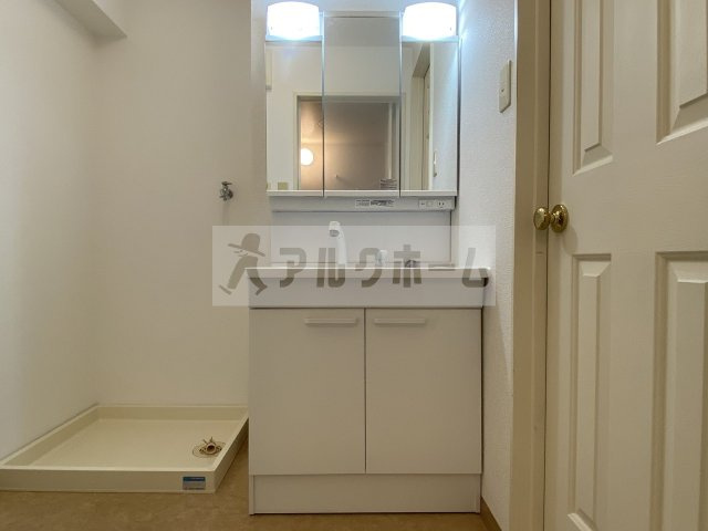 イングランドアヴェニューの独立洗面台|イングランドアヴェニュー（柏原市平野・法善寺駅）　シャンプードレッサー