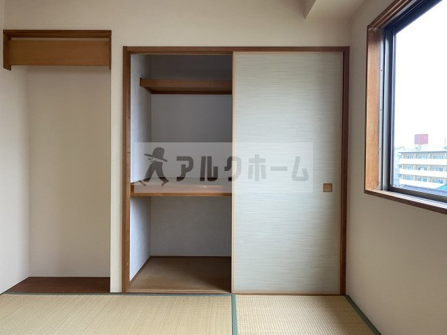 イングランドアヴェニューの収納|イングランドアヴェニュー（柏原市平野・法善寺駅）　押入れ