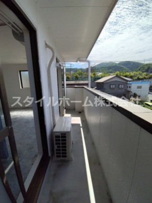 【バルコニー】 | ニューバリア忠興 | 陽当たり良好なバルコニーです