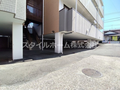 【駐車場】 | ニューバリア忠興 | 駐車スペースもあります