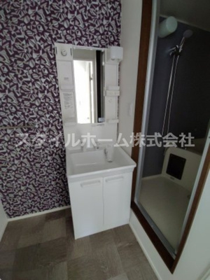 【洗面所】 | ニューバリア忠興 | スペースが確保できる洗面所です