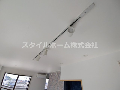 【内装】 | ニューバリア忠興 | 明るい色調の室内です