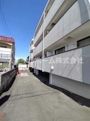 【エントランス】 | ニューバリア忠興 | 清潔なエントランスです