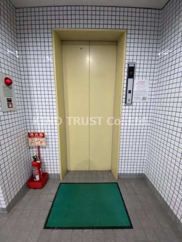 宮本ビルのロビー