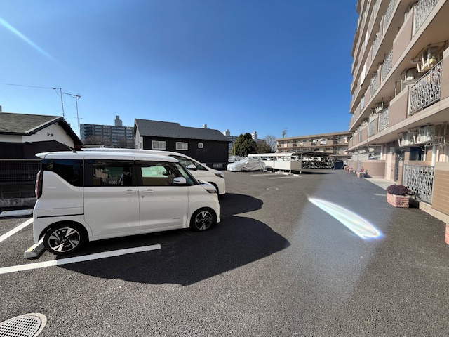 リベルテメノユの駐車場