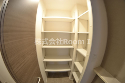 【収納】 | パークフラッツ安堂寺町 | ちょっとした収納スペースも充実しています