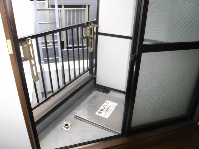 鈴木ビルのバルコニー