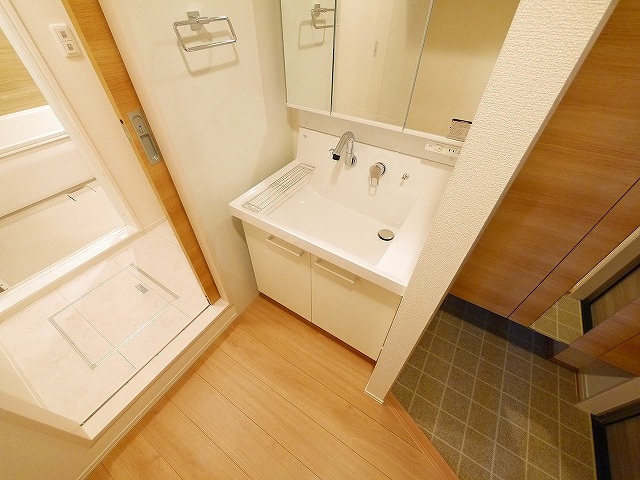 ボナール　A棟の洗面所|スペースが確保できる洗面所です