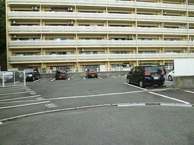 【駐車場】 | ペルル中山南参番館 | 駐車場の用意があります