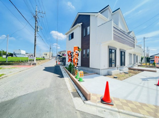 【前面道路含む現地写真】