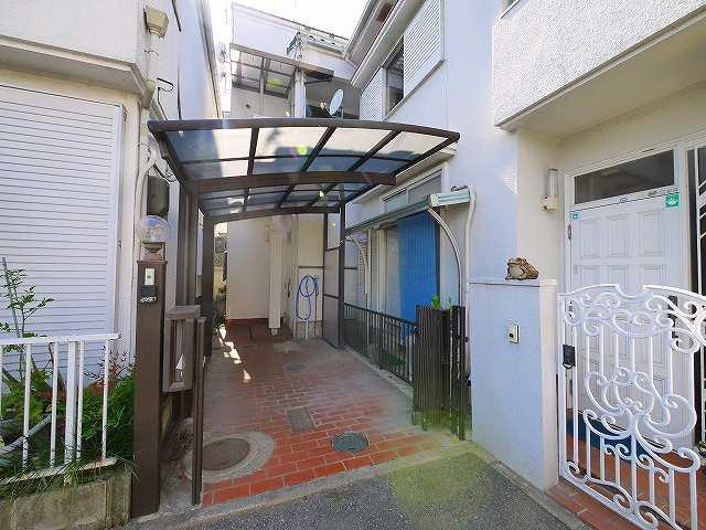 西九条2丁目一戸建の駐車場|駐車場です