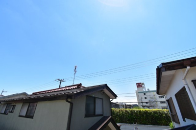 【展望】 | 日野市日野台2丁目　新築戸建　1号棟 | 景色を遮るものがないと、陽の光を長い時間浴びられます。空気も澄んでいるように感じますね。