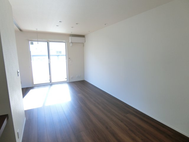 ラ・エスコルテの居間・リビング|ゆったりとした居間です