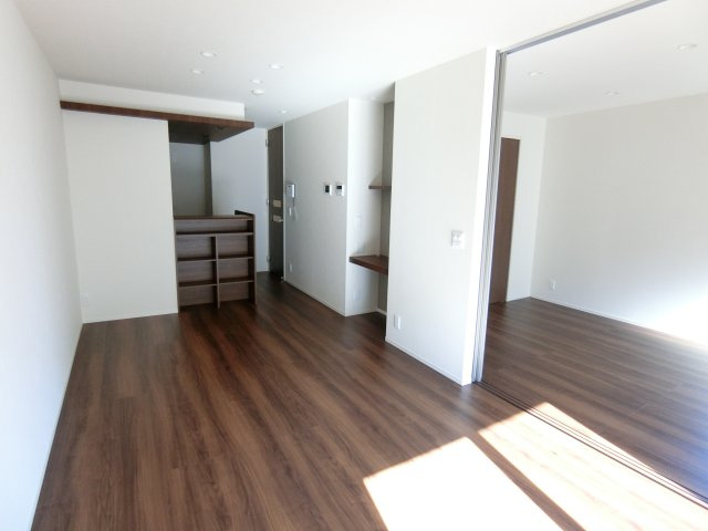 ラ・エスコルテの居間・リビング|シックで広々としたLDK♪