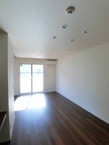 ラ・エスコルテの居間・リビング|広くて綺麗ですね～～☆ミ