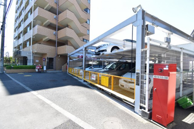 【駐車場】 | ダイアパレス西立川 | 敷地内駐車場なので車の通りは多くありません。運転が苦手な奥様でも楽々駐車可能です。
