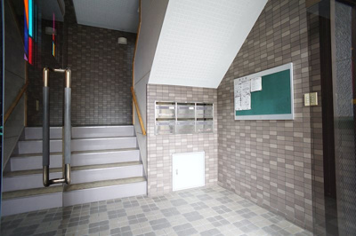 【エントランス】 | スリーベルズ | 落ち着いたエントランスです