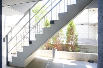 【エントランス】 | ＬＡＰｉＳ原宿Ⅲ | 毎日通るエントランスはこのようになっています