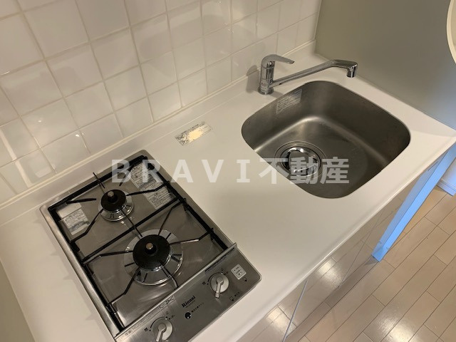アドバンス大阪城レガーレ　BRAVI不動産のキッチン|【アドバンス大阪城レガーレ】コンパクトなキッチンで掃除もラクラク