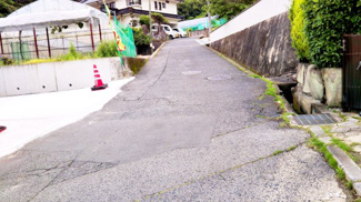 【前面道路含む現地写真】 | 交通量が少ないので、駐車もらくらく◎
