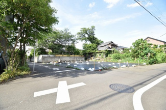 【外観】 | 南西角地！！日当たり開放感ともに良好な土地です。建築条件は御座いません。