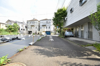 【前面道路含む現地写真】 | 現地見学や資料請求などお気軽にお問合わせ下さい。
周辺環境とあわせて現地ご案内致します。