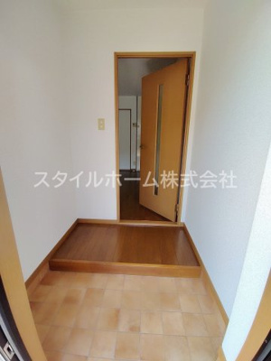 【玄関】 | ルミエール細谷 | 収納もある玄関です