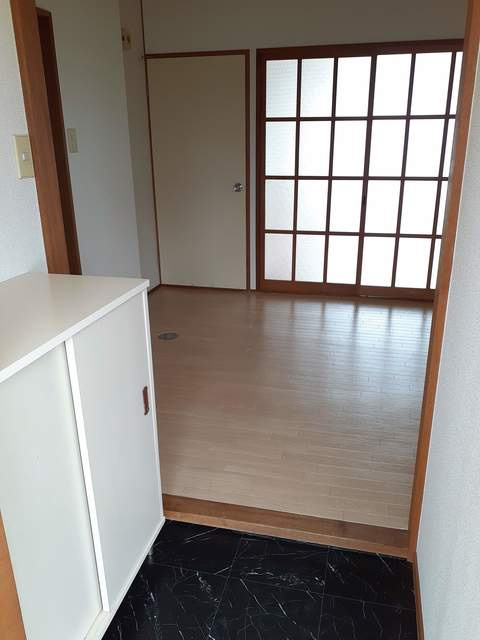 エルディム秀和の玄関