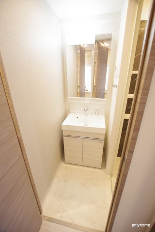 S-RESIDENCE三国WEST　仲介手数料無料の洗面所