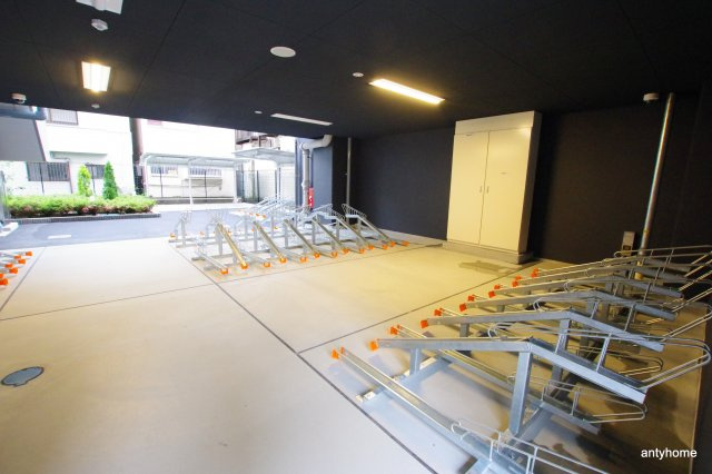 S-RESIDENCE三国WEST　仲介手数料無料の駐車場